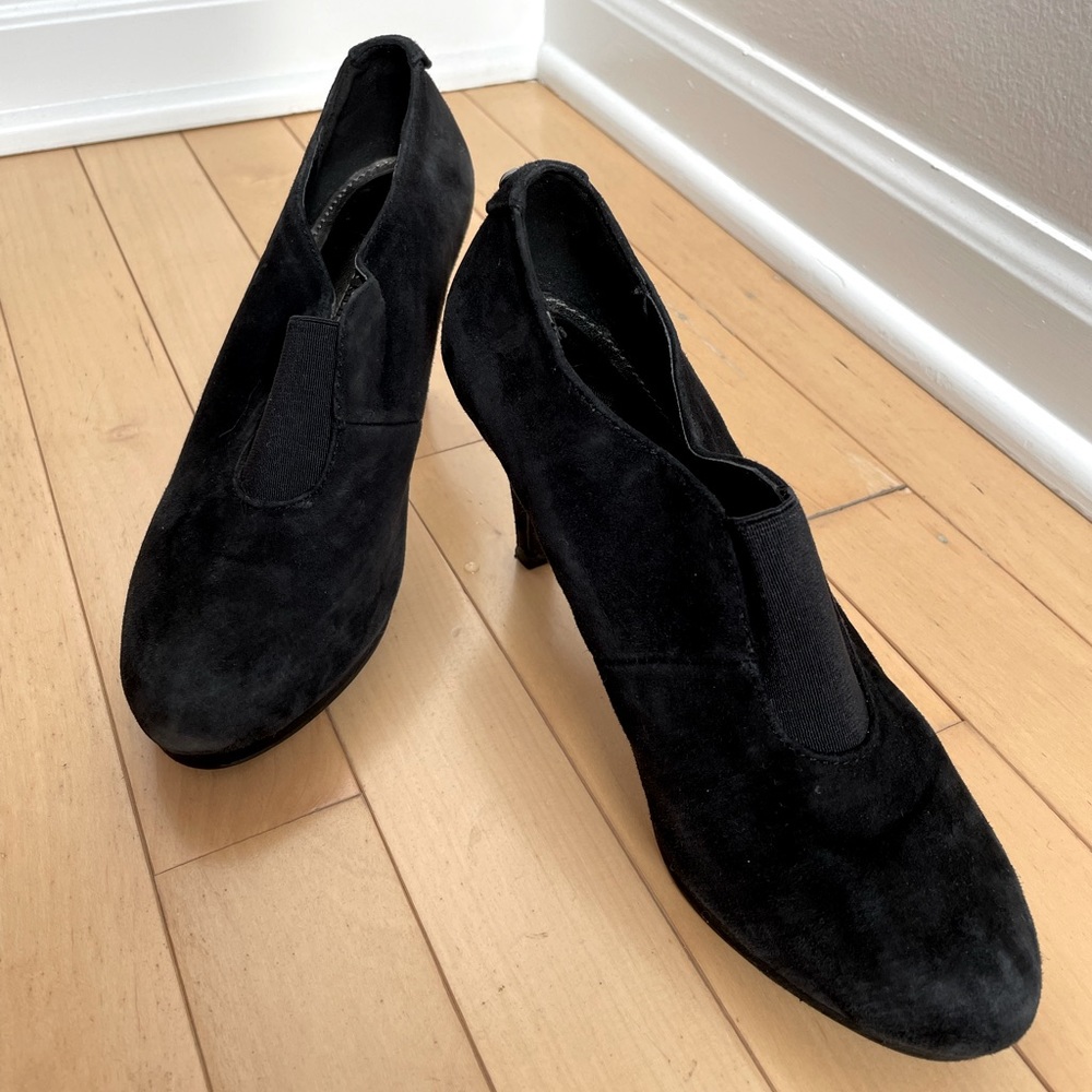 Anne Klein-Black bootie shoes
